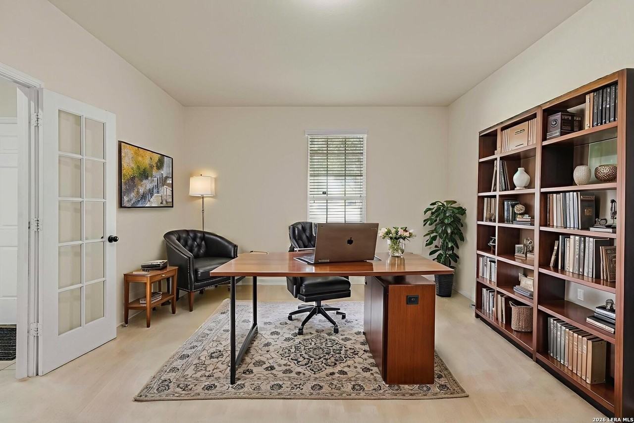 322 Walnut Crst - Photo 6 of 33