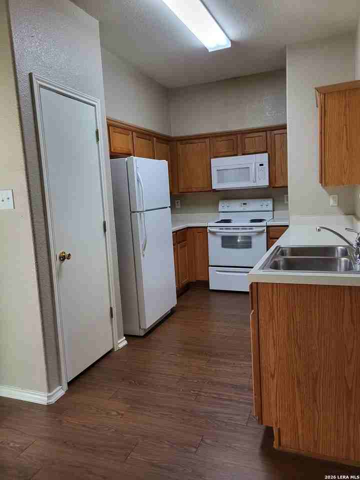 4163 St Charles Bay - Photo 4 of 7