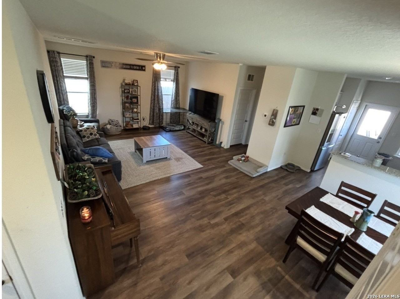 109 Acorn Cir - Photo 3 of 11