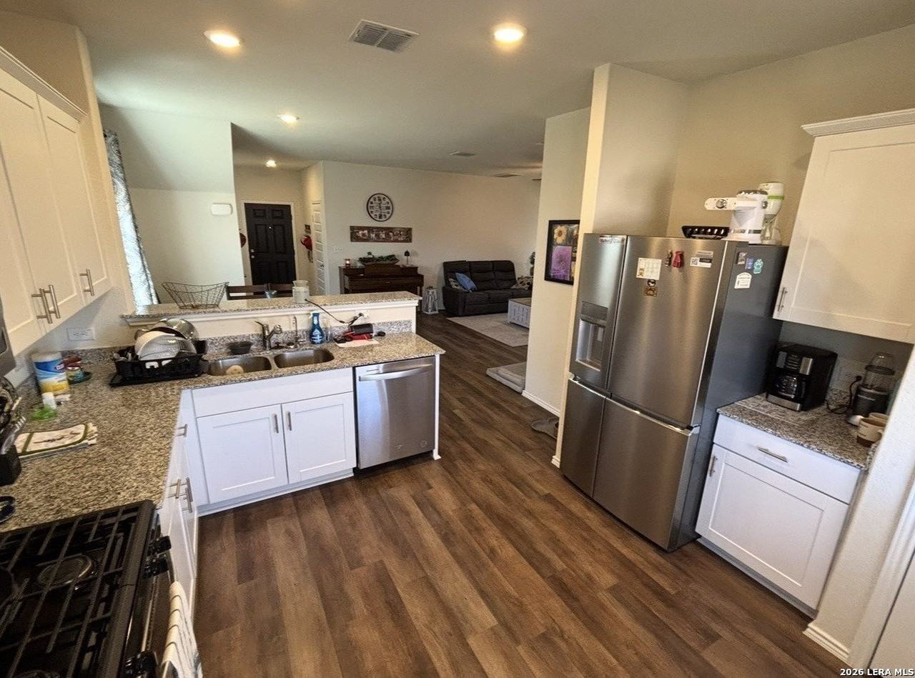 109 Acorn Cir - Photo 6 of 11