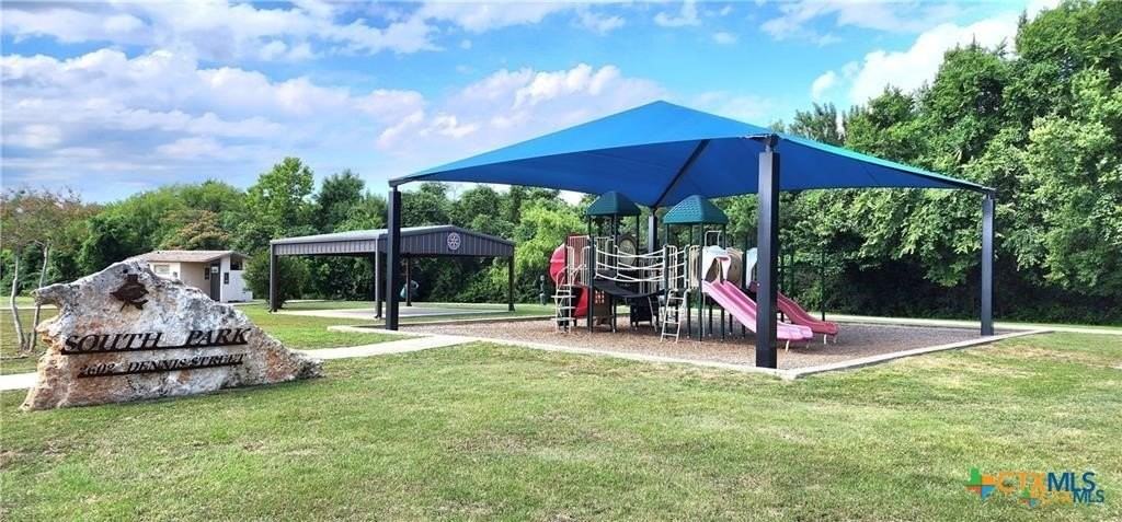 2313 Bernice Cir - Photo 2 of 21