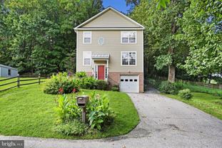 856 Bayview Dr - Photo 1 of 1