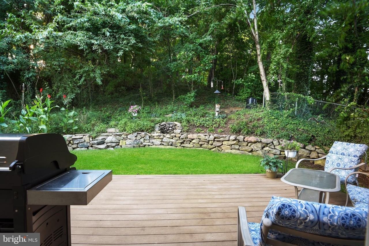 856 Bayview Dr - Photo 6 of 28