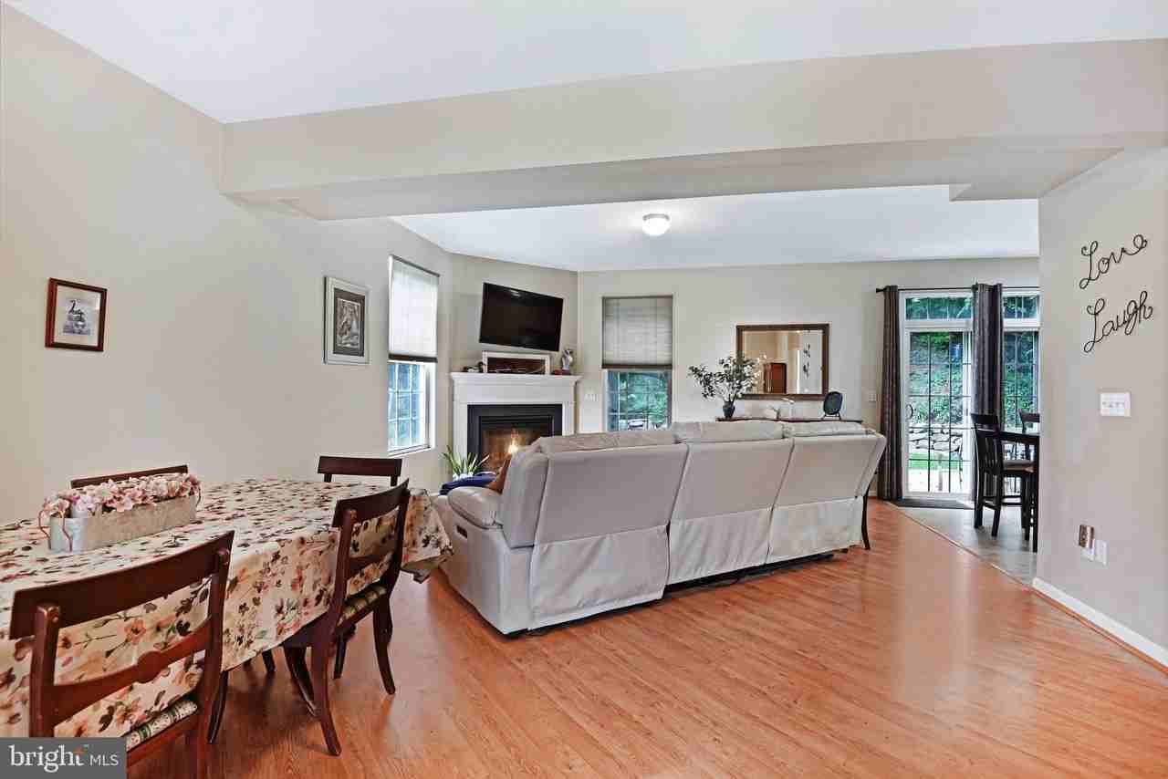 856 Bayview Dr - Photo 7 of 28