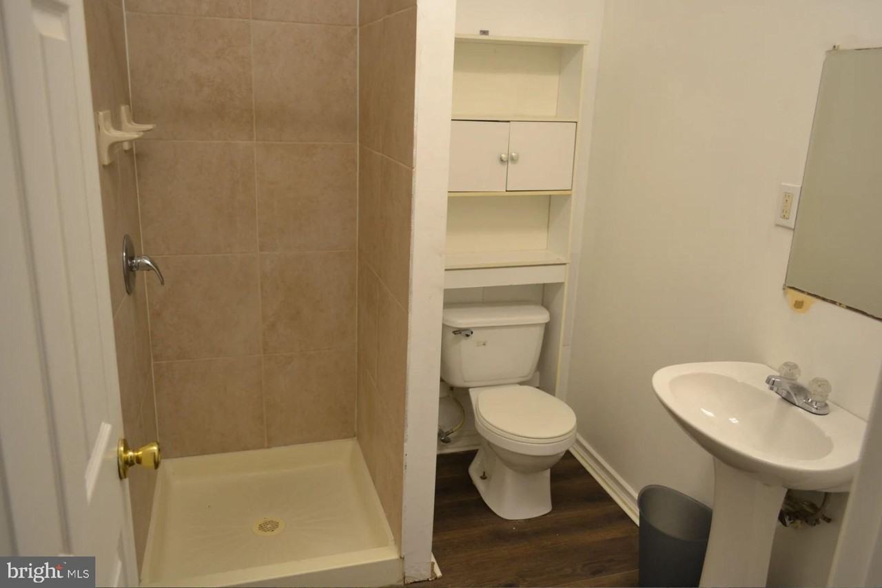 1226 W Cross St - Photo 6 of 17