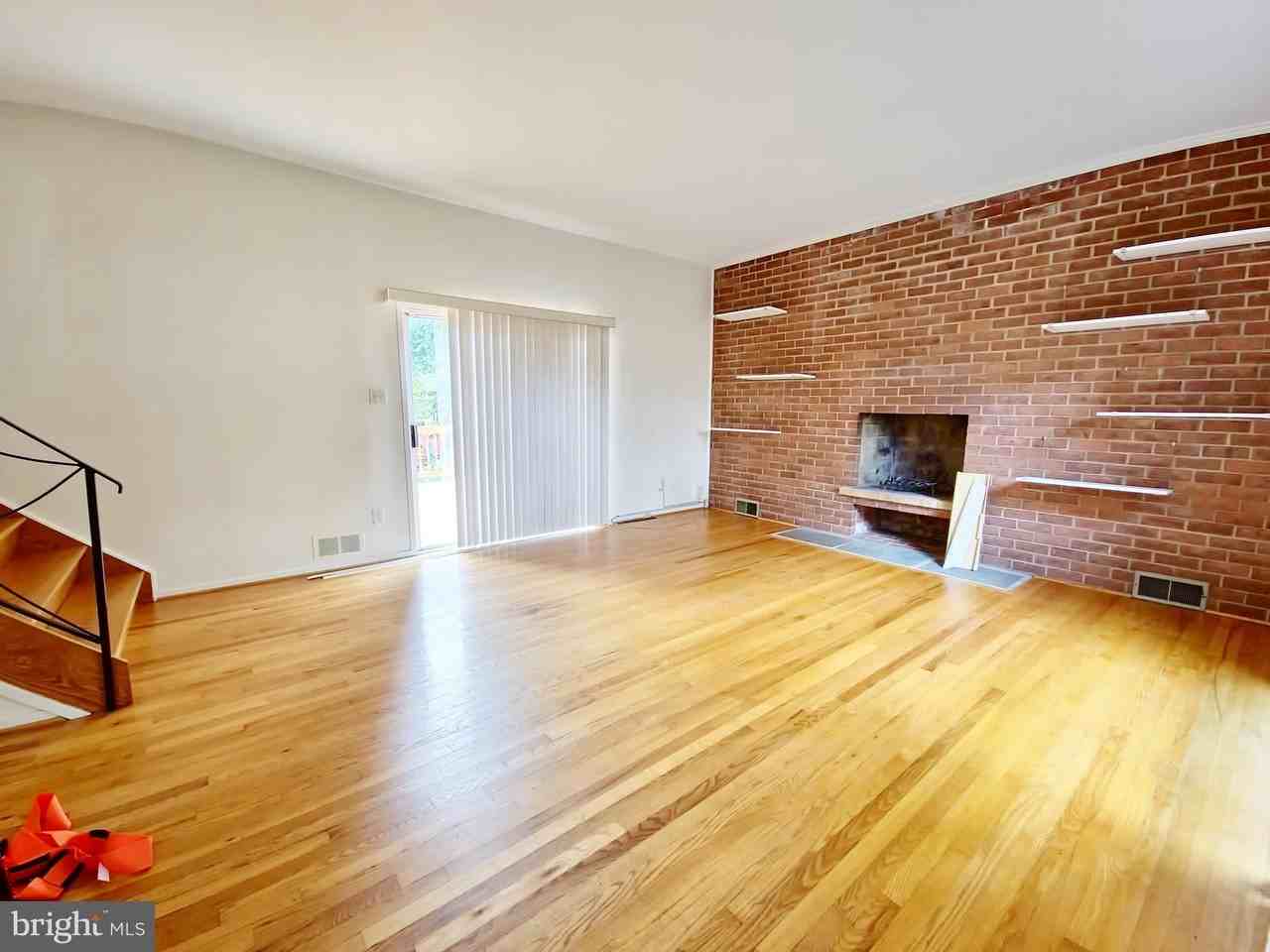 8 Gruenther Ct - Photo 3 of 25