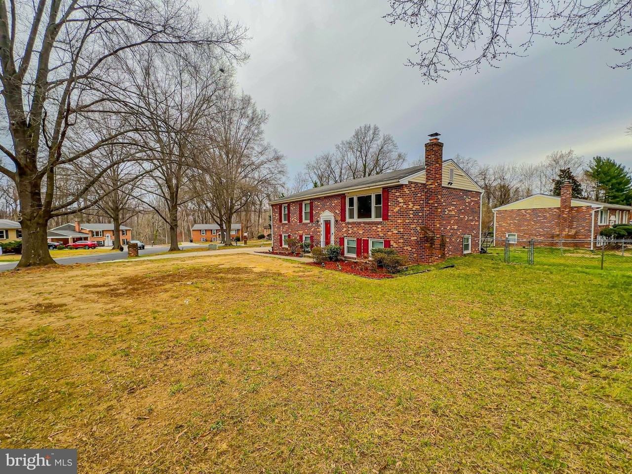 9206 Lorelei Ct - Photo 3 of 49