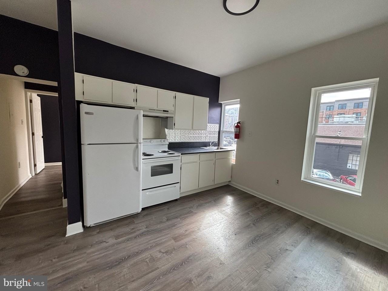 444 Bridge St Apt D - Photo 4 of 10