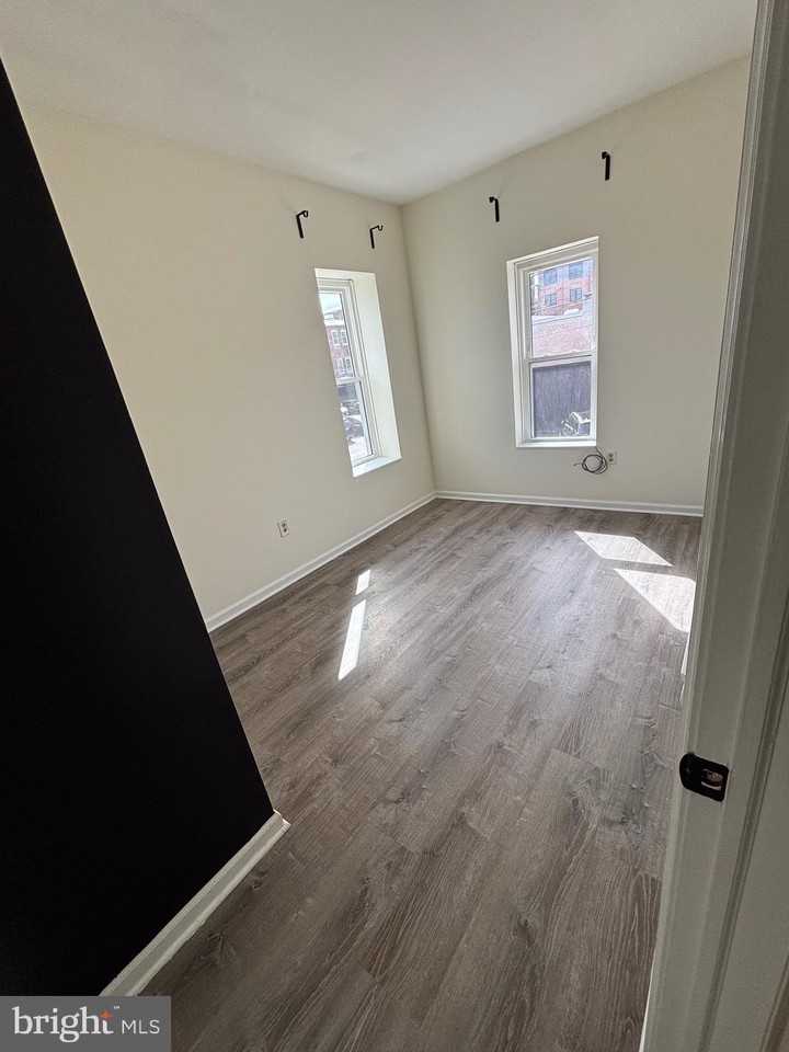 444 Bridge St Apt D - Photo 6 of 10