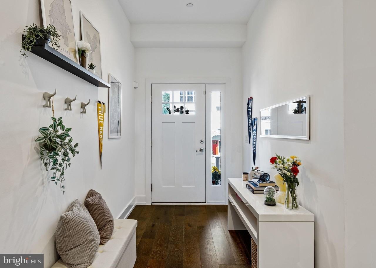 6707 Cinnaminson Ct - Photo 5 of 50