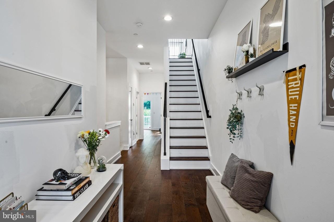 6707 Cinnaminson Ct - Photo 6 of 50