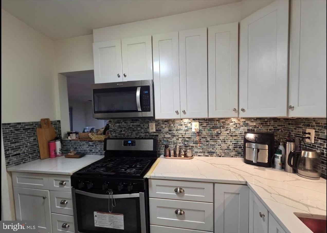 1821 Pimmit Dr - Photo 7 of 16