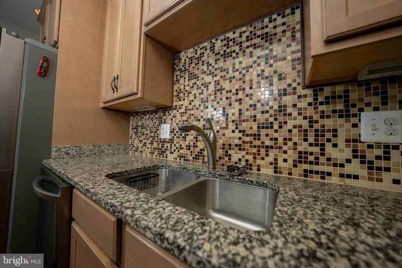 23579 Belvoir Woods Ter - Photo 7 of 36