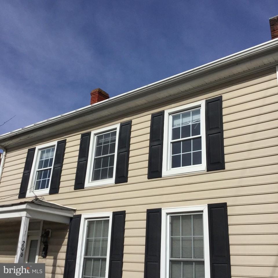 206 W King St Apt 2 - Photo 2 of 7