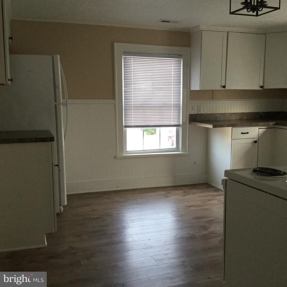 206 W King St Apt 2 - Photo 3 of 7