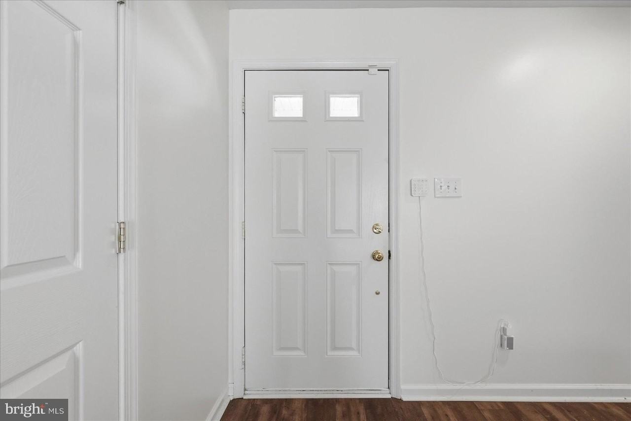 1975 Cidermill Ln - Photo 4 of 25