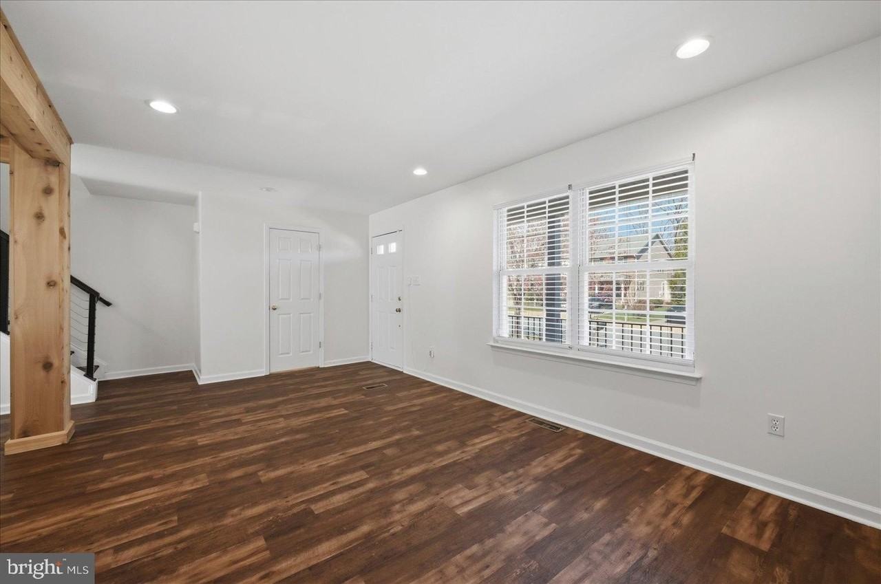 1975 Cidermill Ln - Photo 6 of 25