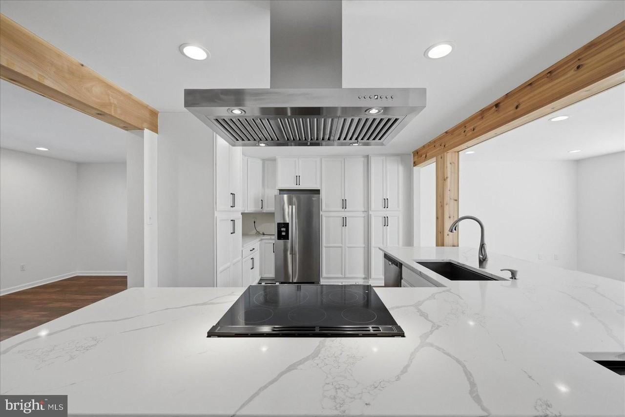 1975 Cidermill Ln - Photo 7 of 25