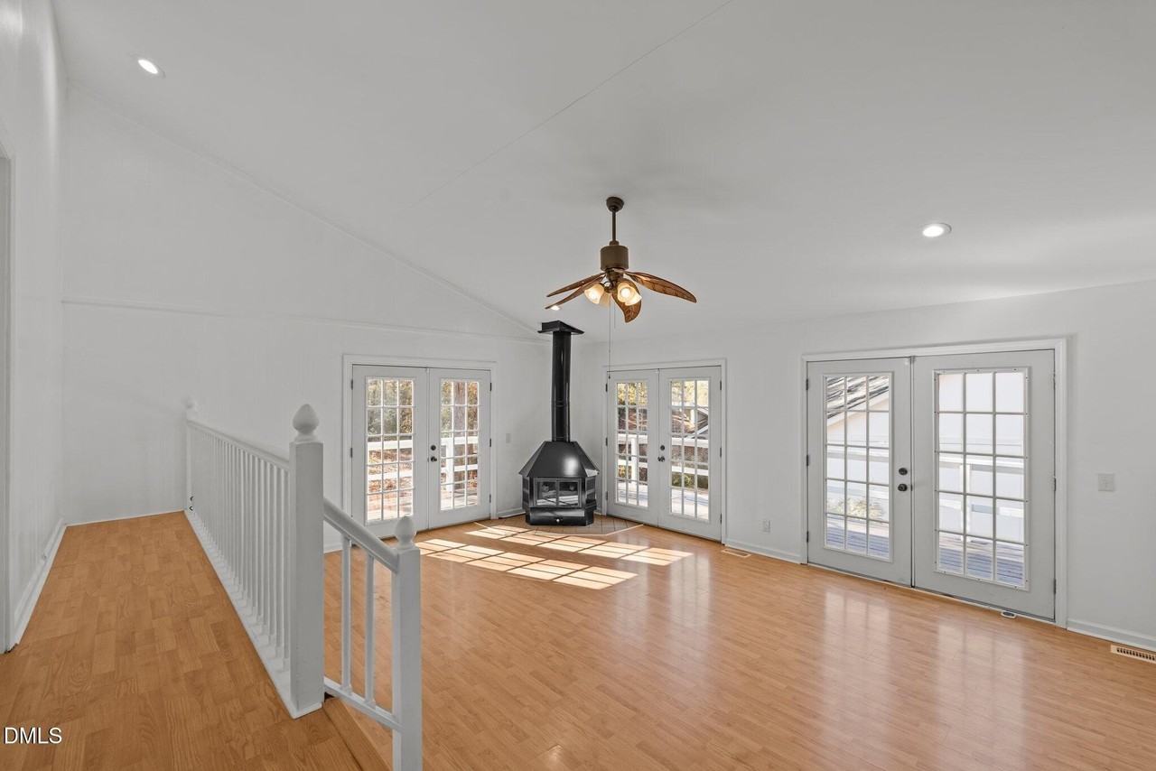 349 Beach End - Photo 6 of 43