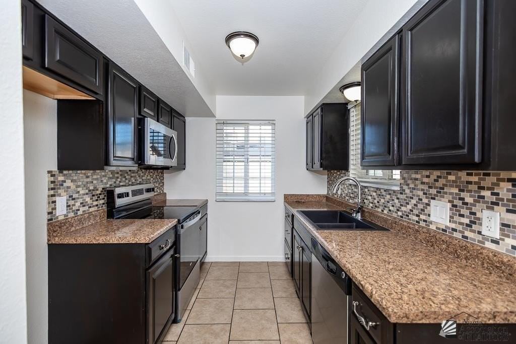 1792 W 29th Dr - Photo 6 of 20