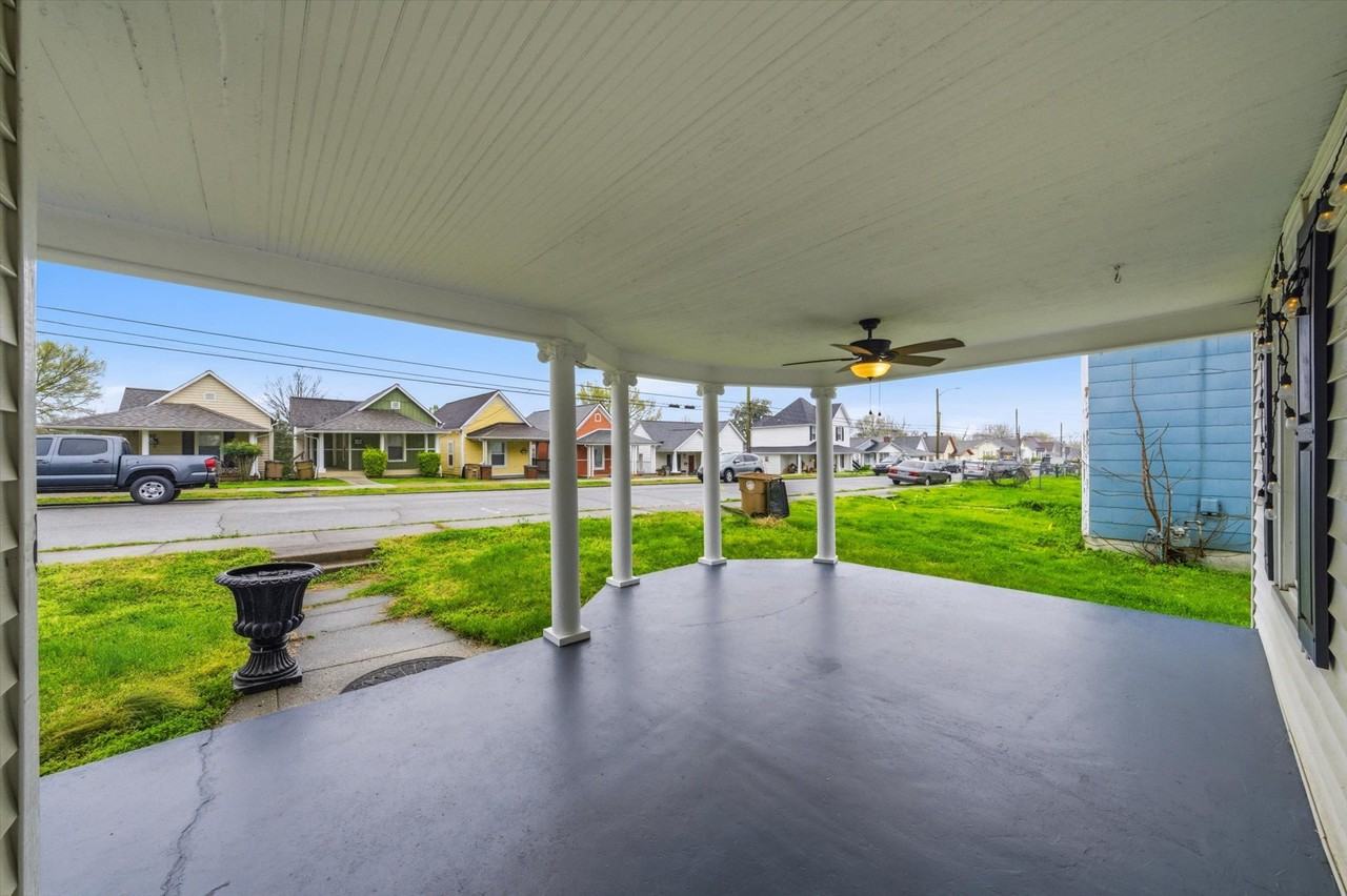 401 E Oak Hill Ave #1 - Photo 3 of 23