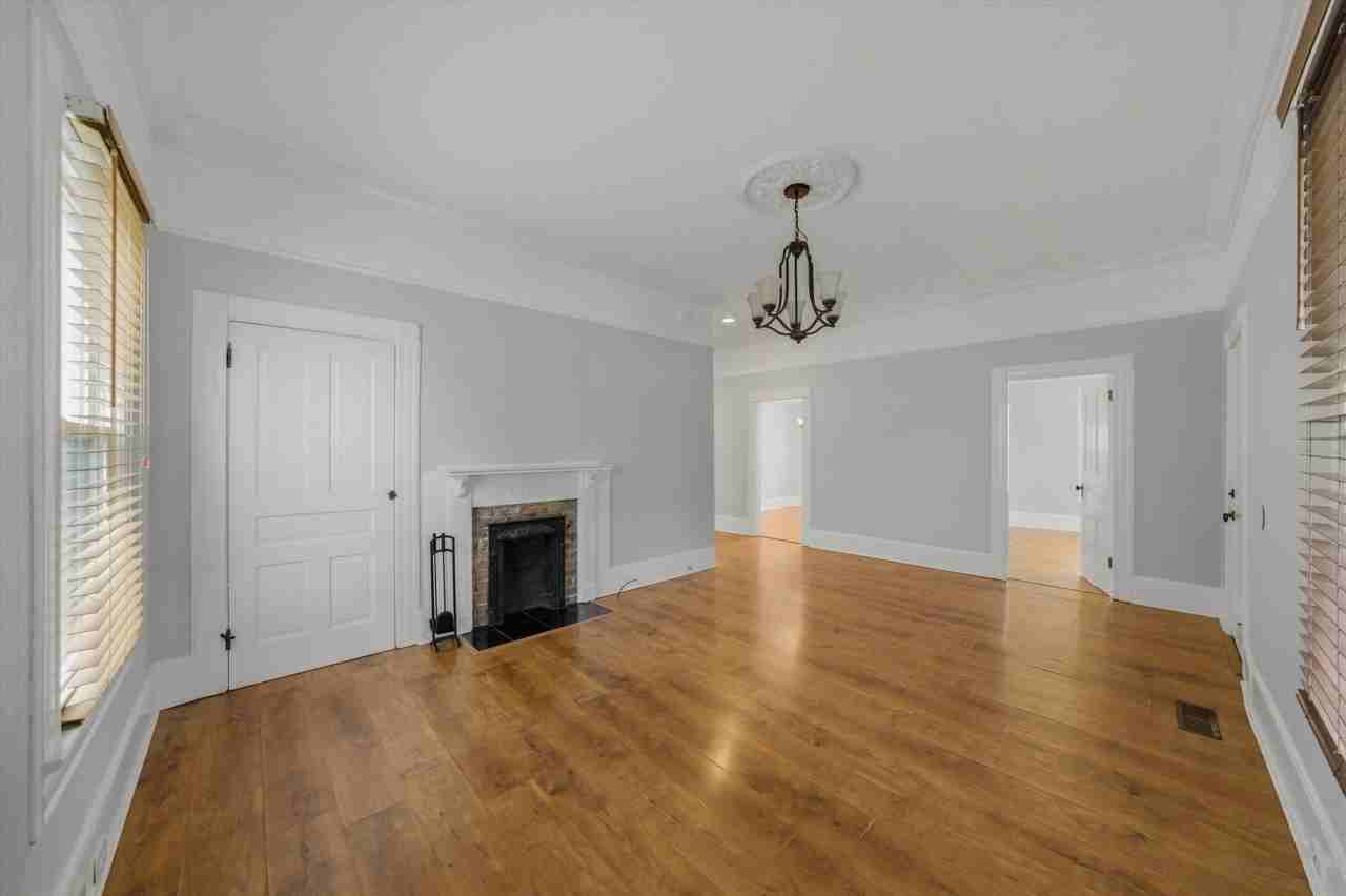 401 E Oak Hill Ave #1 - Photo 6 of 23