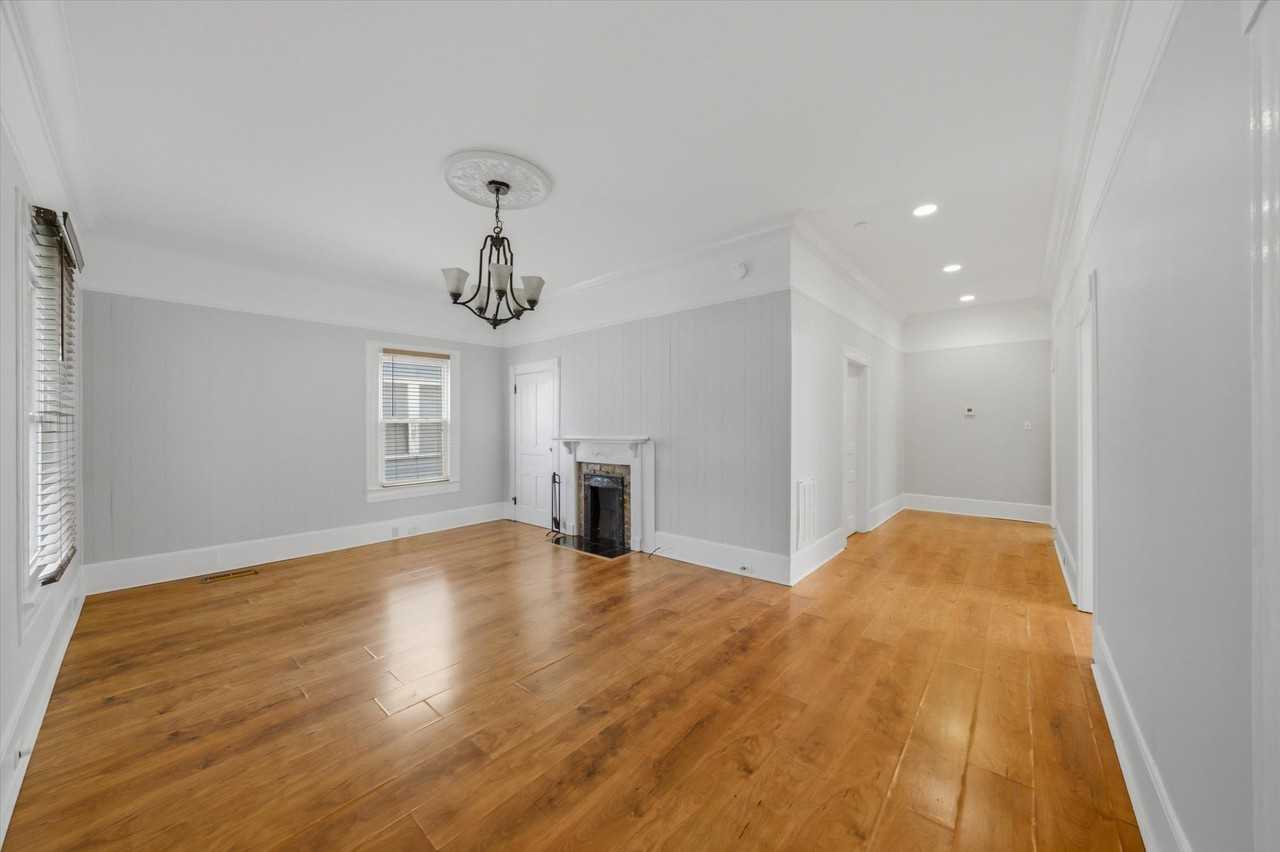 401 E Oak Hill Ave #1 - Photo 7 of 23