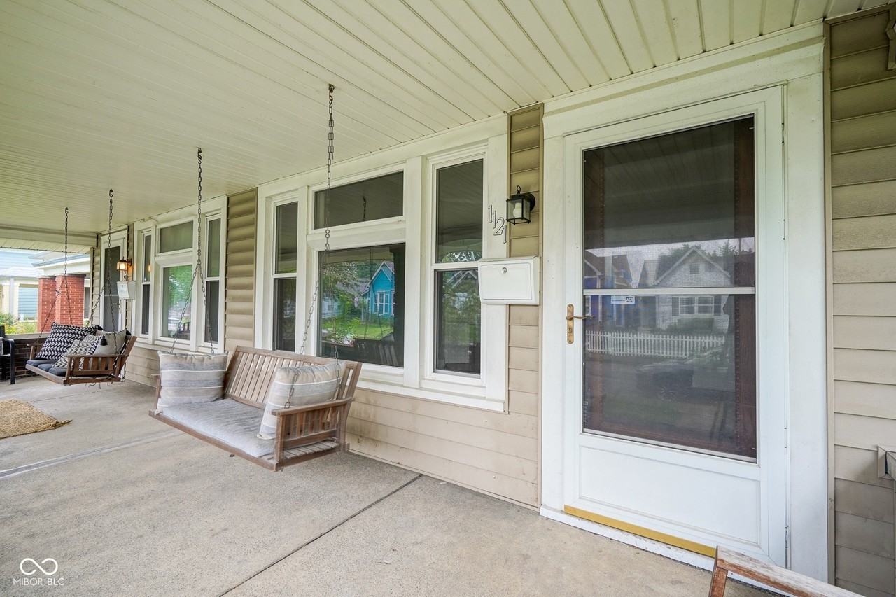 1121 Lexington Ave - Photo 3 of 30