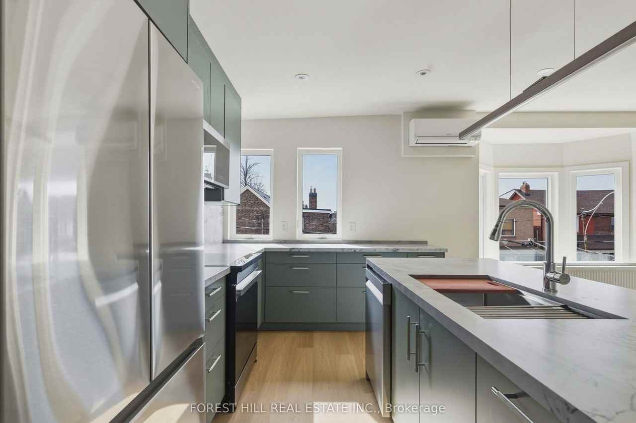 250 Hallam Street - Photo 7 of 24