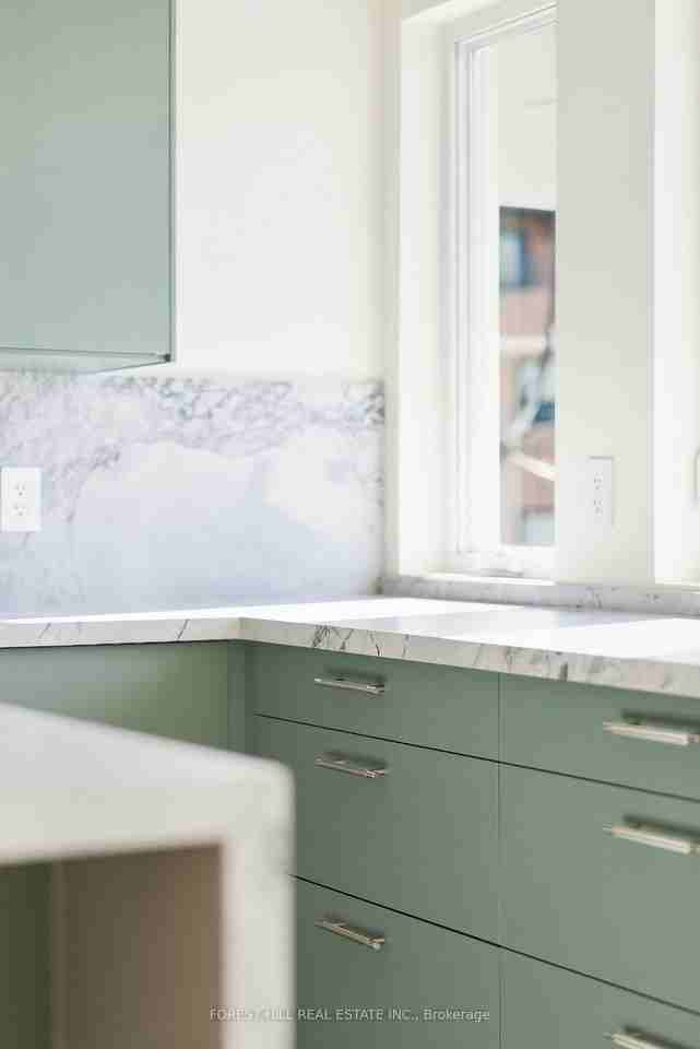 250 Hallam Street - Photo 5 of 24