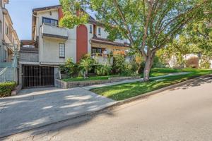 featured image of 635 E Angeleno Ave
