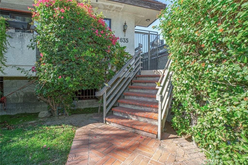 635 E Angeleno Ave - Photo 5 of 33