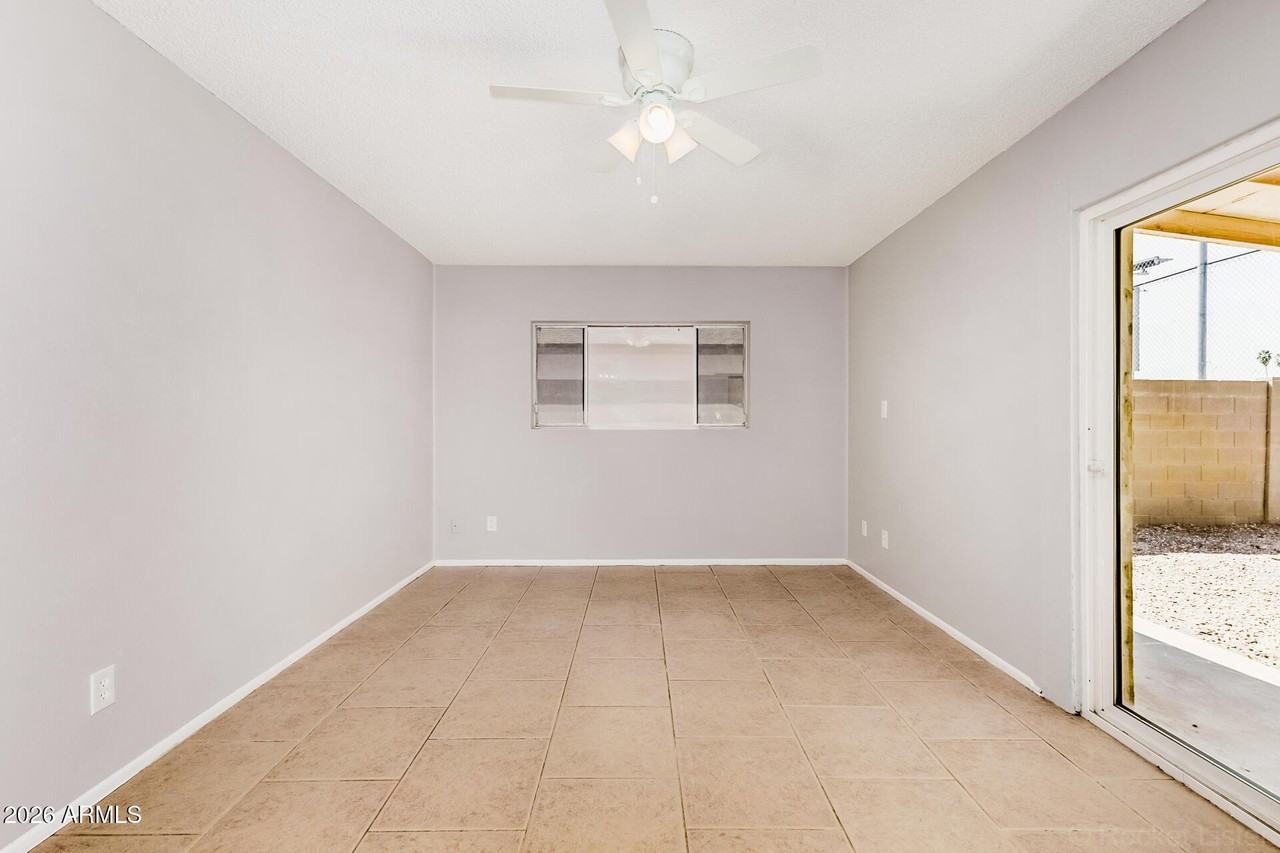 11826 N 35th Ave - Photo 6 of 23