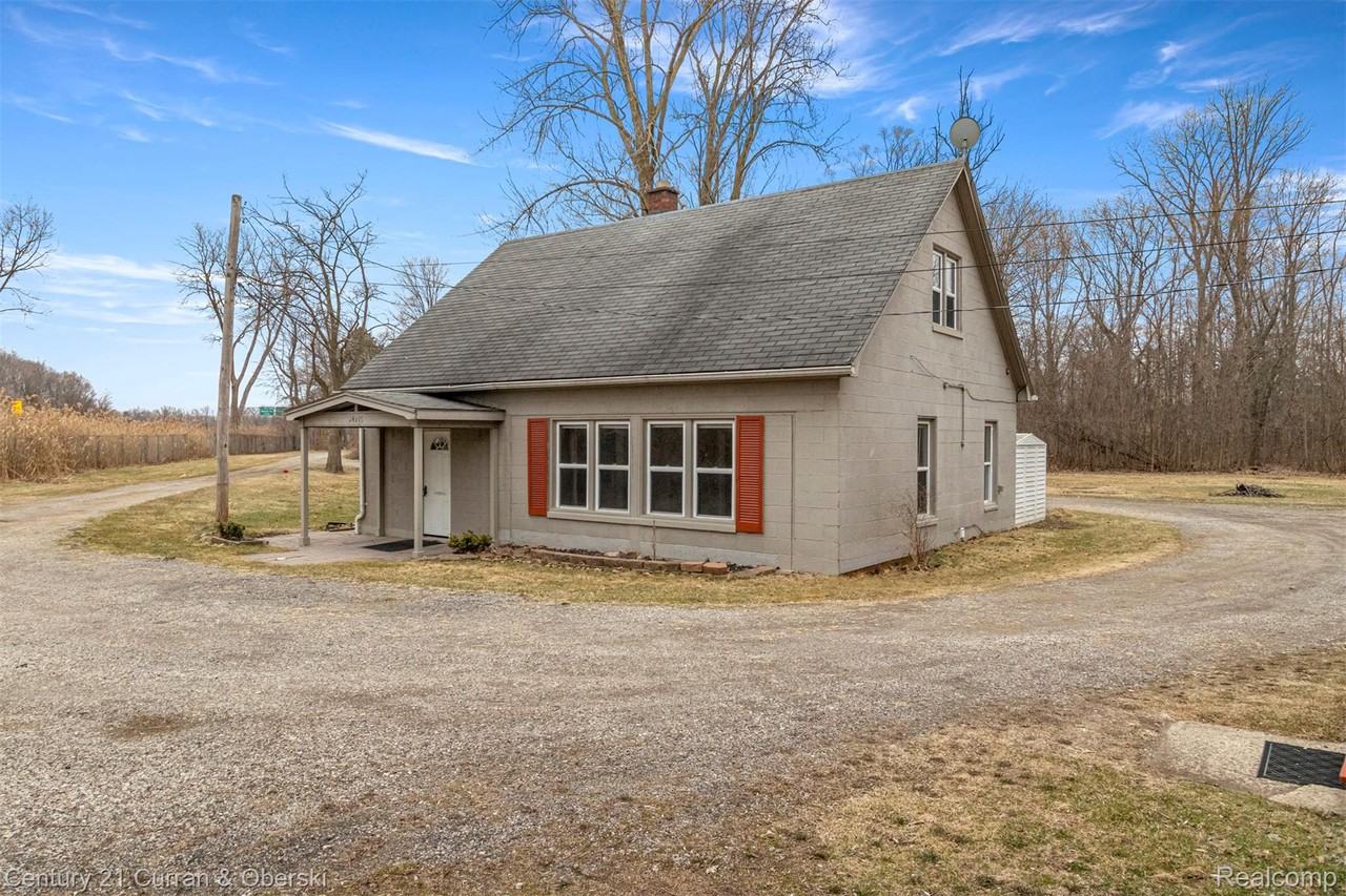 24915 Saint Paul Blvd - Photo 2 of 26