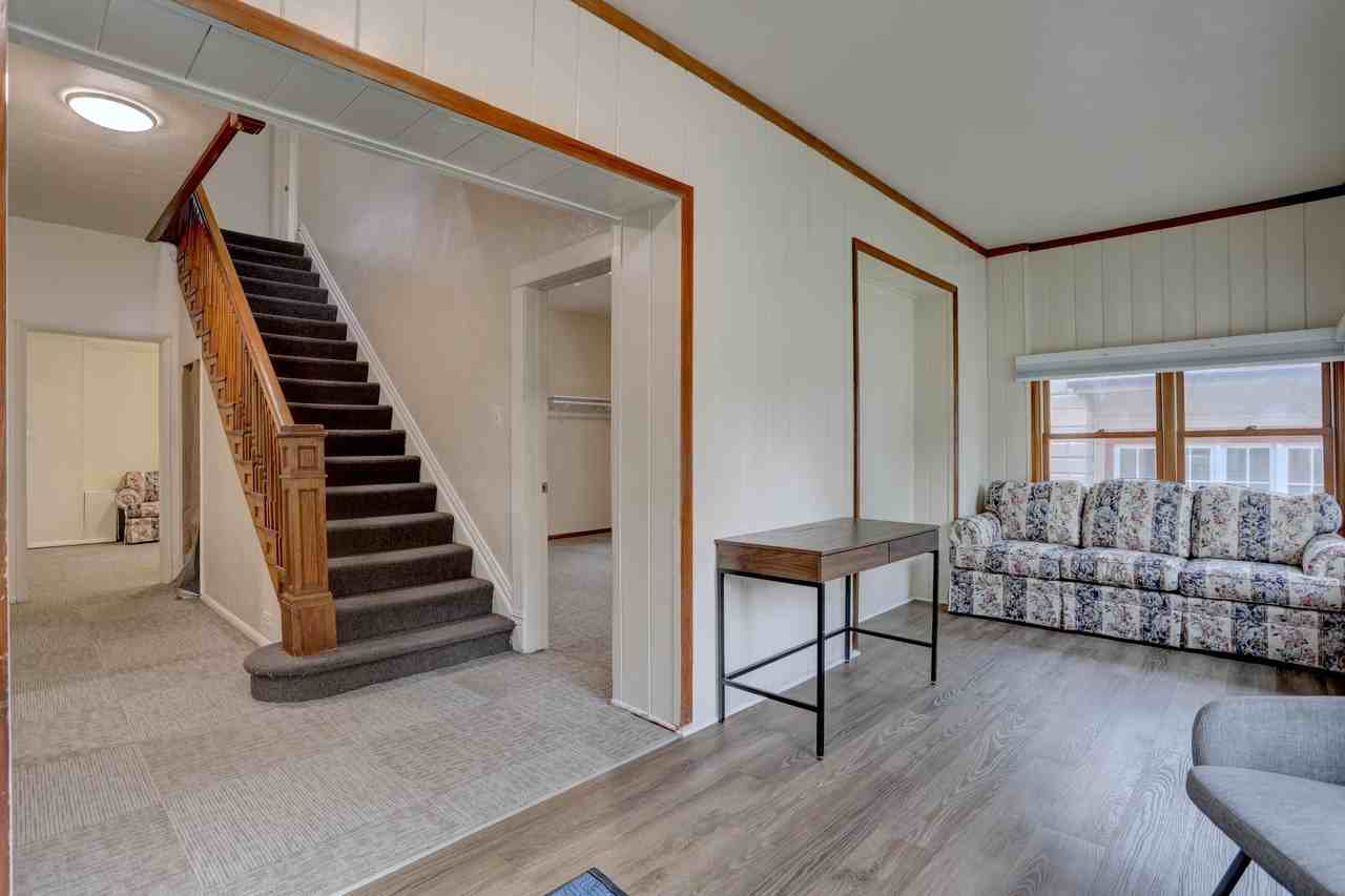 922 14th St #4 - Photo 2 of 17