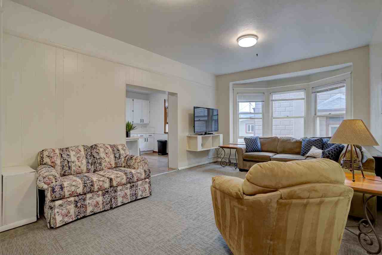 922 14th St #4 - Photo 4 of 17