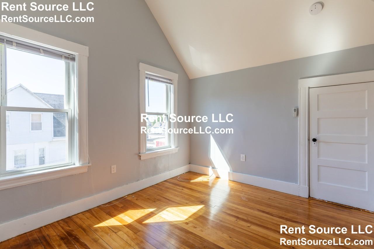 769 Main St #3 - Photo 6 of 29