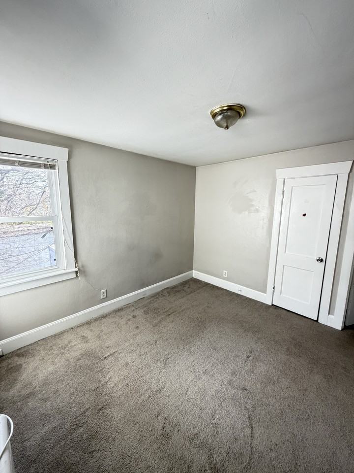 1607 Lasalle Ave #3 - Photo 4 of 8