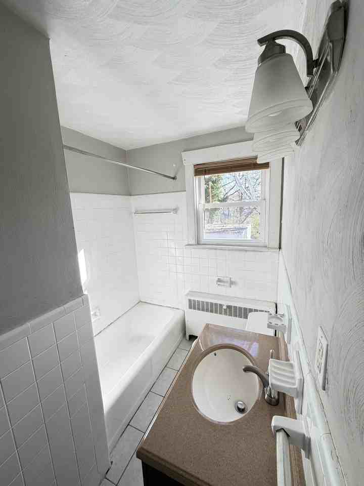 1607 Lasalle Ave #3 - Photo 5 of 8