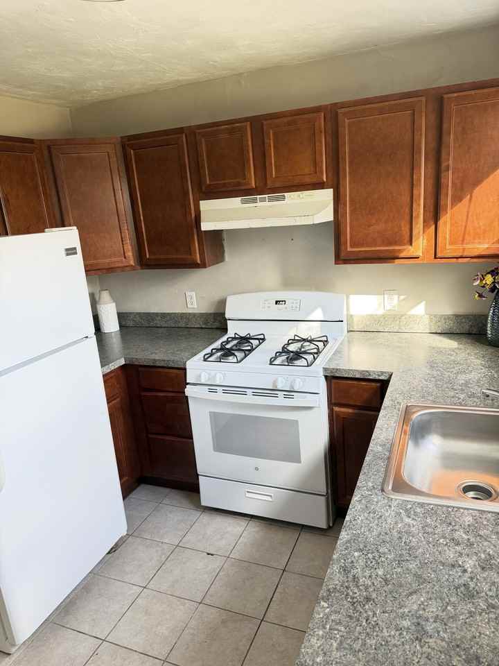 1607 Lasalle Ave #3 - Photo 6 of 8