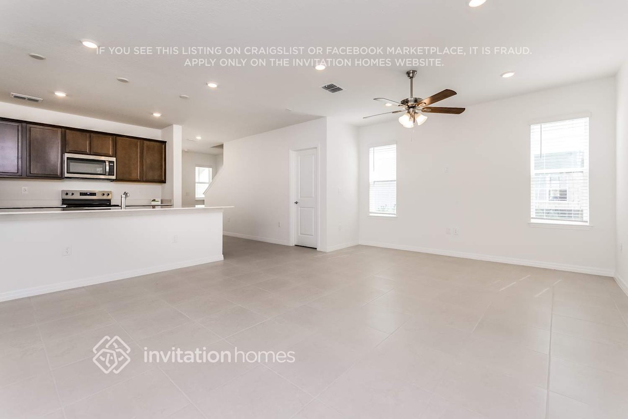 6231 Sunny Time Avenue - Photo 5 of 17