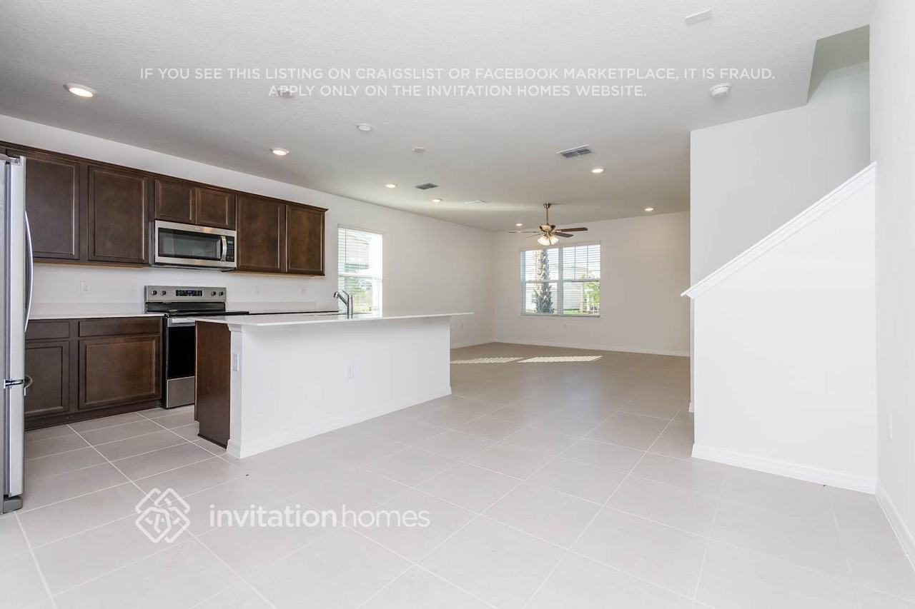 6225 Sunny Time Avenue - Photo 6 of 17