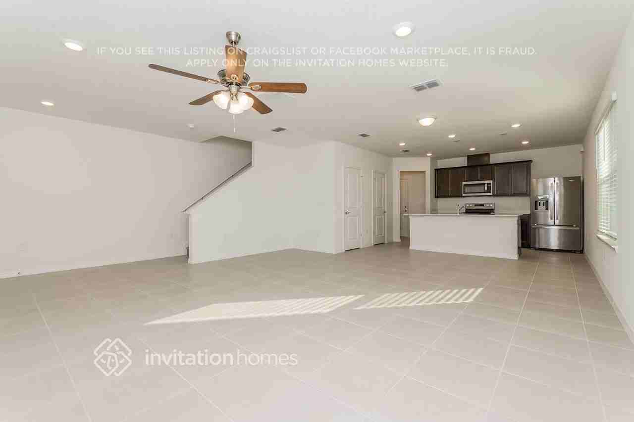 6213 Sunny Time Ave - Photo 5 of 17