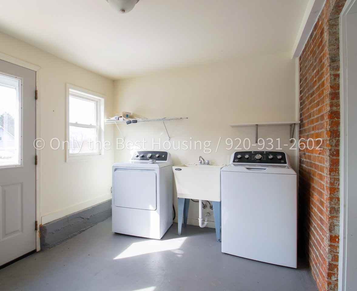 611 E Burnett St #611 - Photo 7 of 31