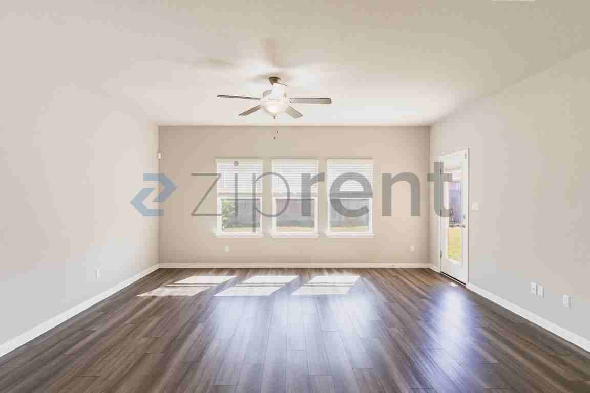 205 Ethan Run - Photo 4 of 26