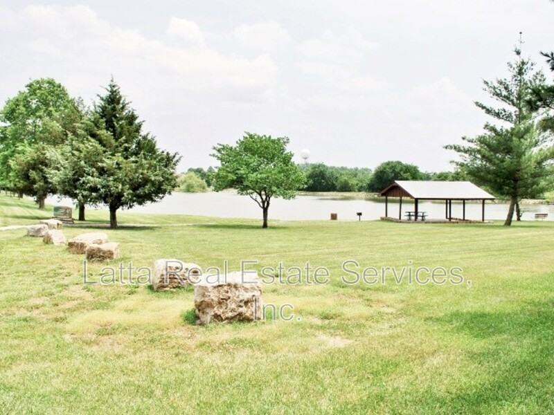 2117 Highridge Dr - Photo 4 of 14