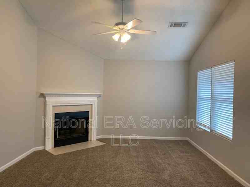 9540 Sleepy Hollow Ln - Photo 2 of 12