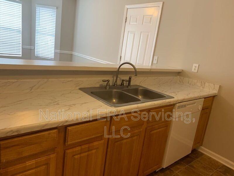 9540 Sleepy Hollow Ln - Photo 6 of 12