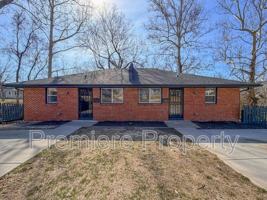 featured image of 721 E College St #A