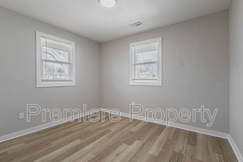 721 E College St #A - Photo 7 of 9